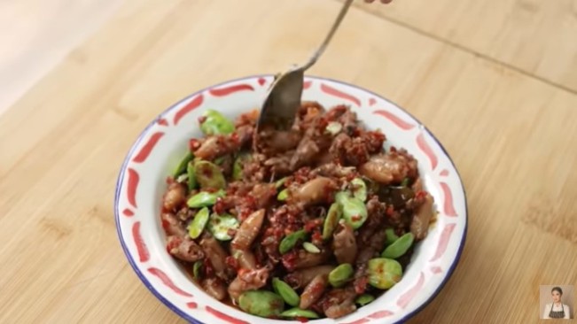 Resep cumi pete 16 Agustus 2025. (YouTube Chef Devina)